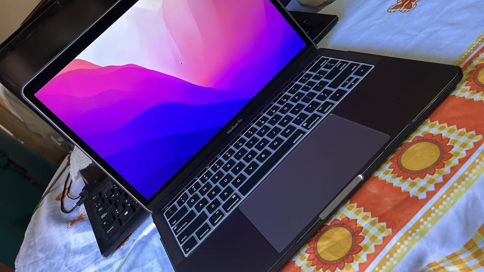 Apple 13in MacBook Pro, Retina Display, 2.3GHz Intel Core i5 Dual Core