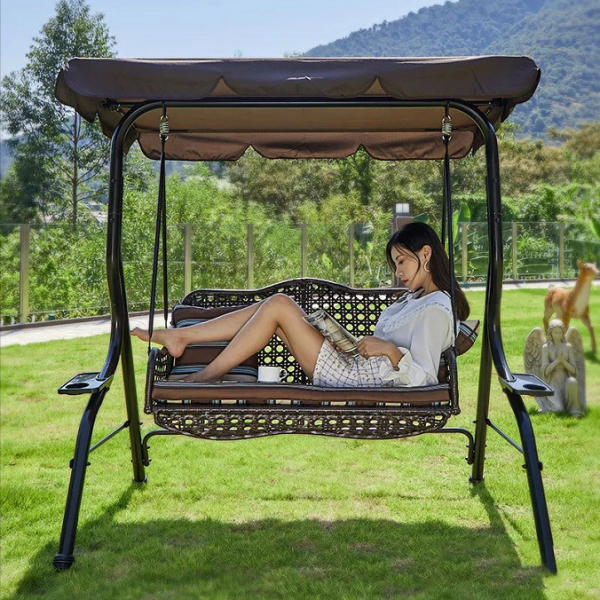 Outdoor hanging chair