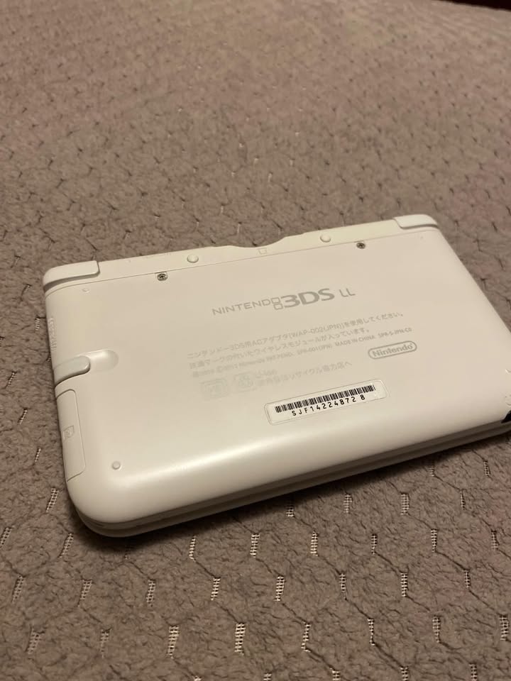 Nintendo New 3DS XL Console - Black (Renewed)